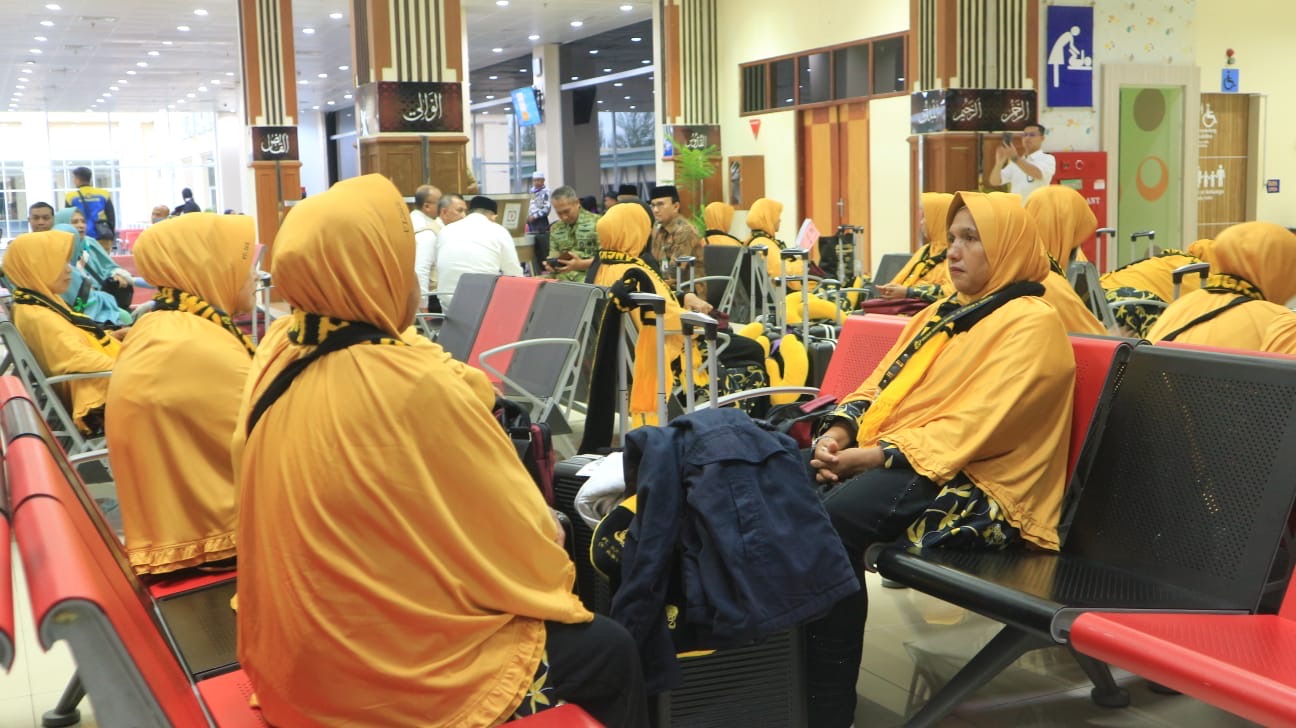 393 Jamaah Umrah Aceh Terbang Perdana Langsung ke Madinah dari Bandara SIM, Penerbangan Rutin Dimulai Pekan Ini