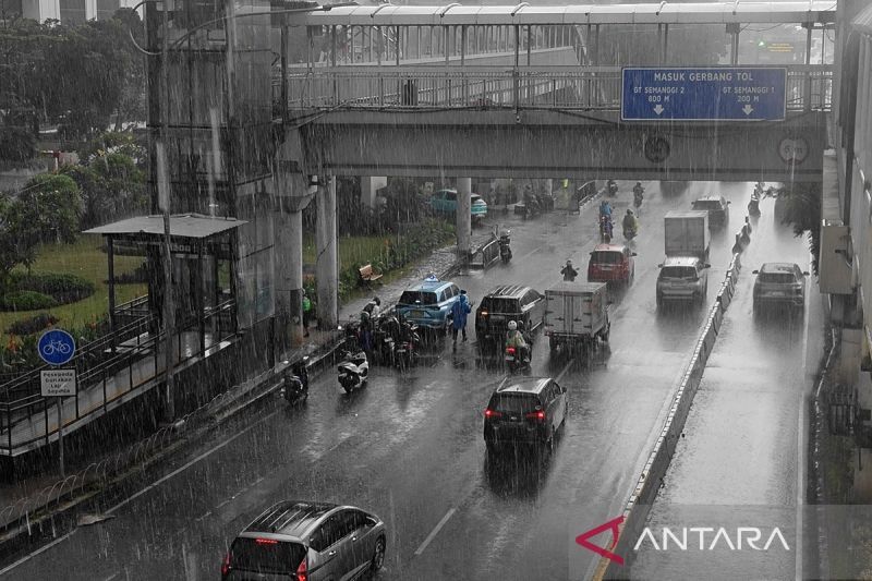 Prakiraan Cuaca Semarang Hari Ini: BMKG Sebut Cerah Berawan hingga Berawan Tebal, Waspada Potensi Hujan di Sejumlah Kota Besar
