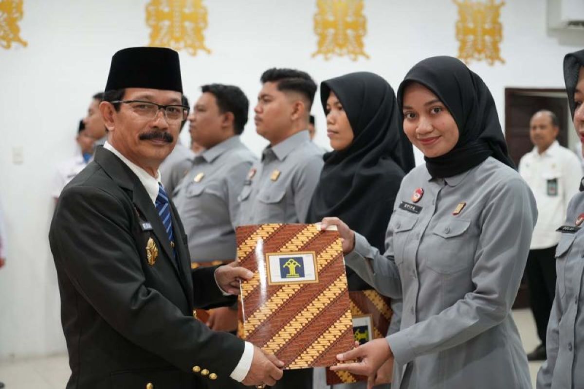 14 CPNS Kemenkum Aceh Resmi Dilantik Jadi PNS dan Pejabat Fungsional, Kakanwil Pesankan Pelayanan Bebas Pungli