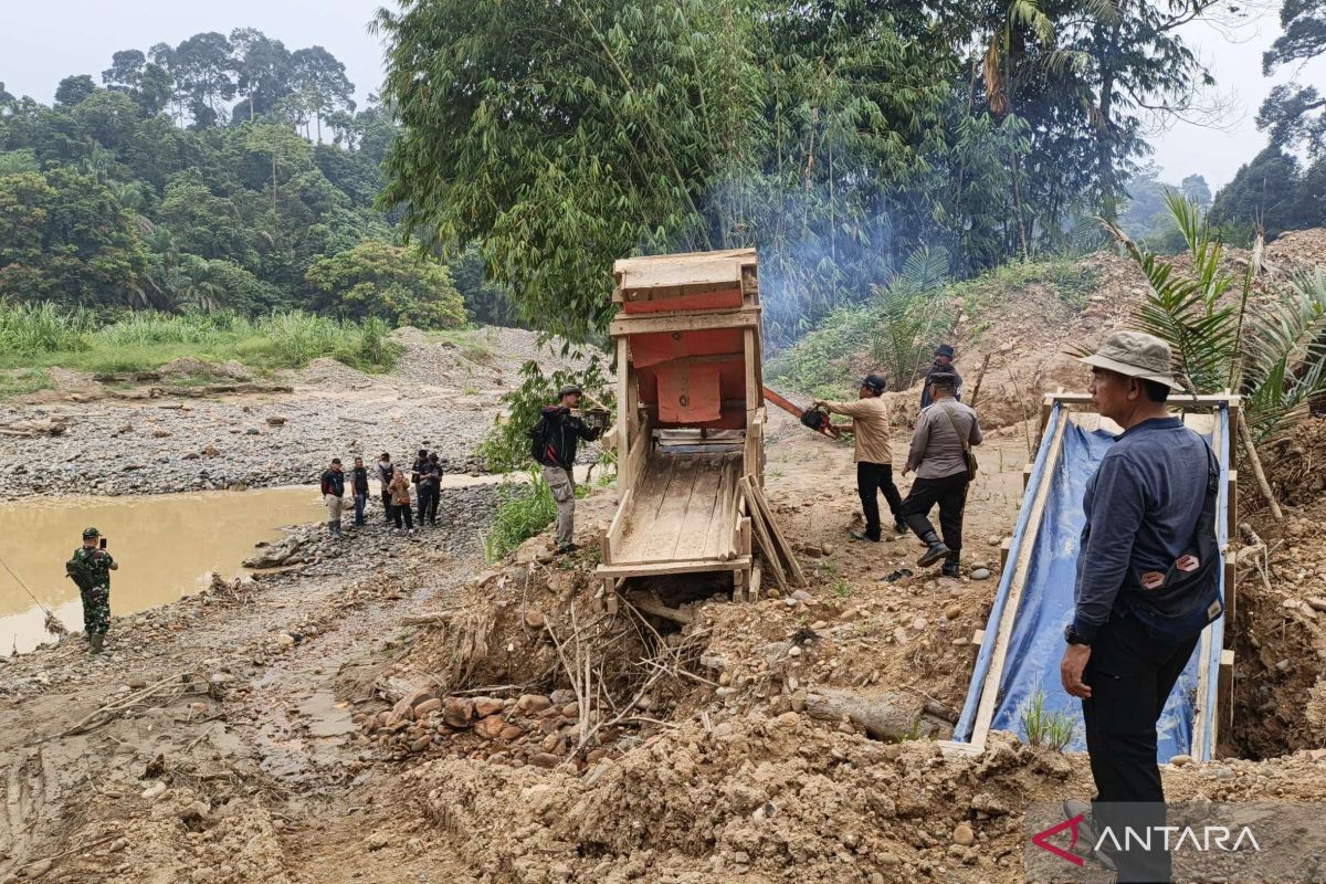 Operasi Tambang Ilegal di Hutan Sulut: Satu Ekskavator Disita, Dua Orang Jadi Tersangka, Kemenhut Perkuat Penegakan Hukum