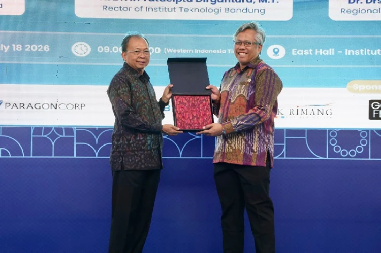 Gubernur Bali Wayan Koster Targetkan 1.500 Desa Adat Jadi Pusat Ekosistem Digital dan Benteng Pelestarian Budaya