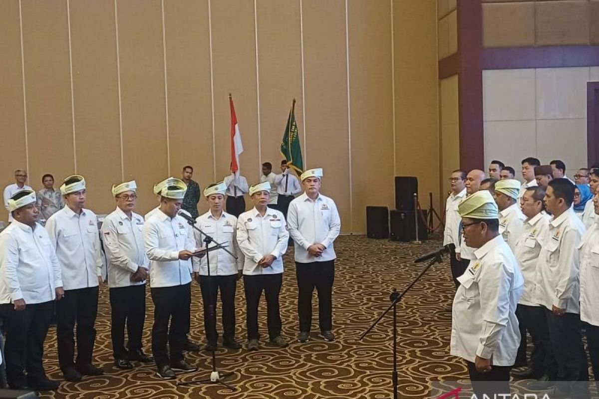 Gubernur Ansar Resmi Kukuhkan Pengurus Kadin Kepri 2026-2031, Targetkan Investasi Rp 64 Triliun Terealisasi