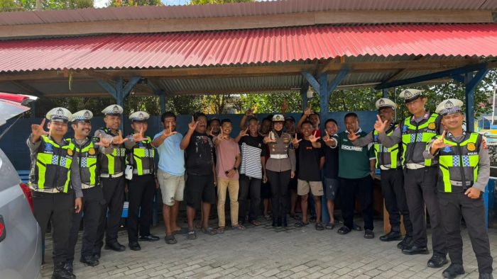 Polres Halmahera Tengah Sosialisasi Operasi Patuh Kieraha 2026, Petugas Edukasi Pengendara di Titik Strategis Kota Weda