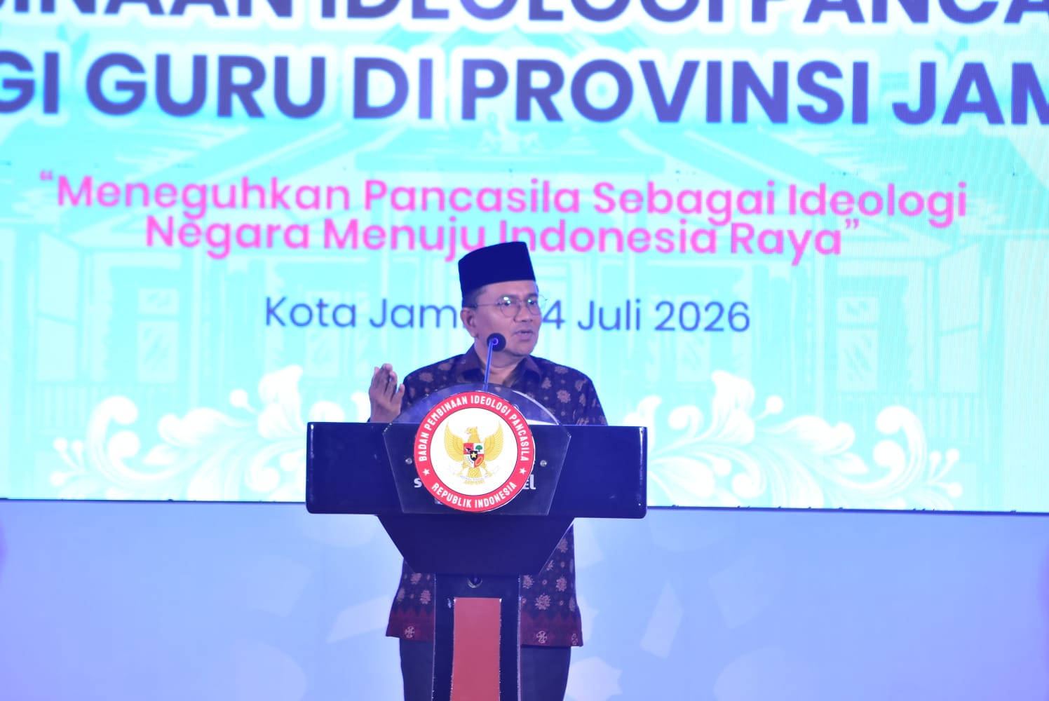 Wali Kota Jambi Maulana Dorong Guru Jadi Garda Depan Bentengi Generasi Muda dari Degradasi Karakter