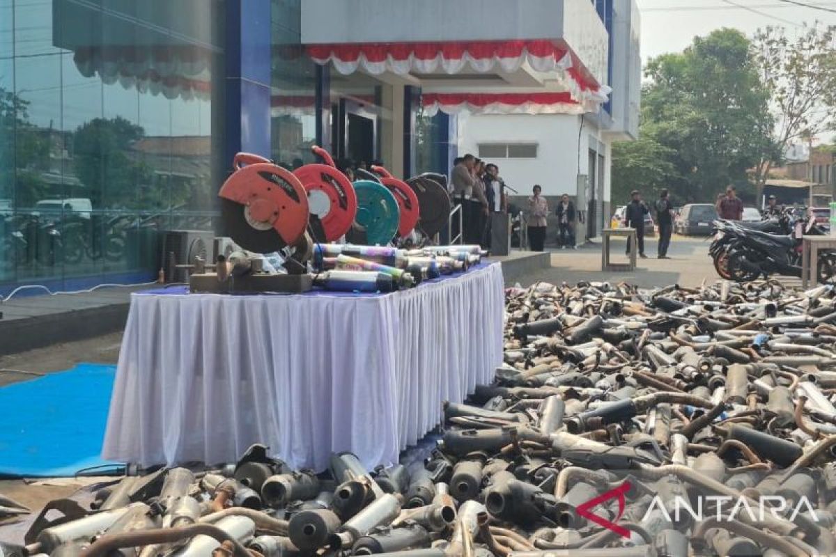Polres Cimahi Amankan 5.770 Knalpot Brong Sepanjang Agustus, 950 Unit Disulap Jadi Monumen Keselamatan