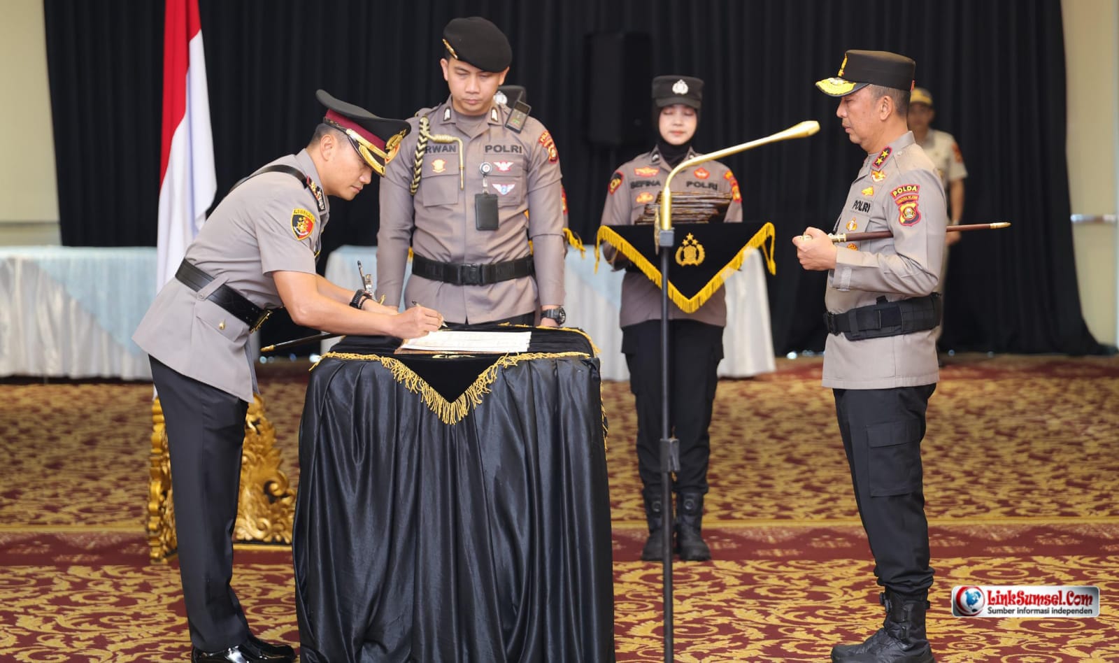 Polda Sumsel Mutasi Sejumlah Pejabat Utama dan Empat Kapolres, Kapolda Sandi Nugroho Minta Pelayanan Presisi