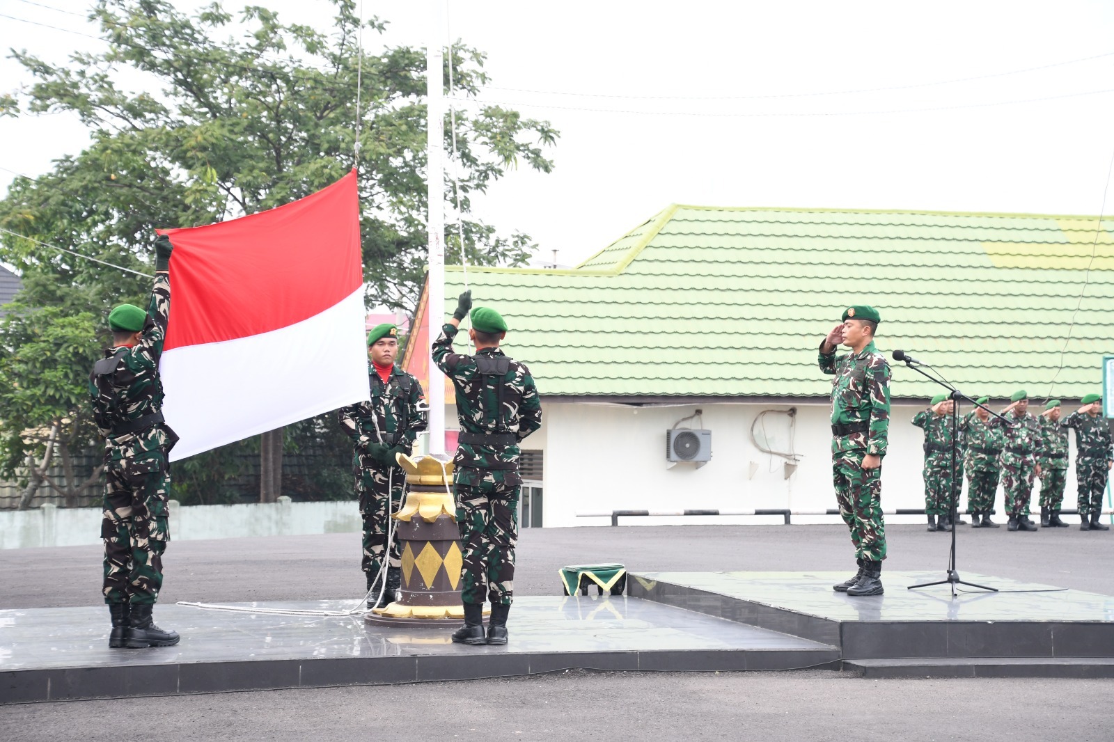 Letkol Arm Arief Budiman Pimpin Upacara Bendera di Korem 044/Gapo, Tekankan Disiplin dan Profesionalisme Prajurit
