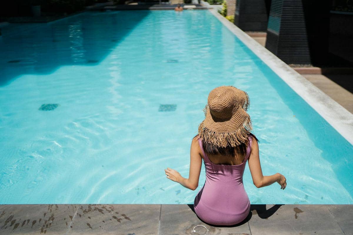 8 Hotel di Solo dengan Kolam Renang Terbaik, dari Infinity Pool hingga Nuansa Laguna Tropis