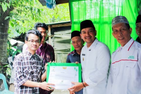 Wali Kota Tebingtinggi Salurkan Bantuan Beasiswa Skripsi dan Modal Usaha Bergulir ke 42 Penerima