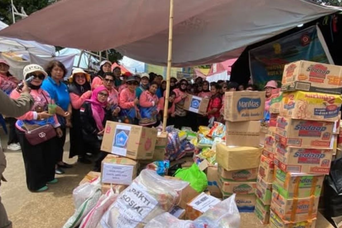 GOW Kota Jayapura Salurkan Bantuan Bahan Pokok untuk Warga Korban Kebakaran Dok V Mandala