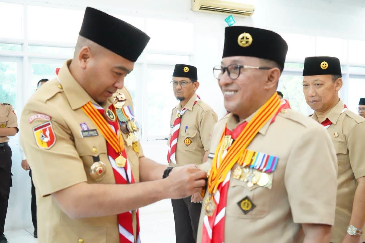 Bupati Tanah Datar Eka Putra Resmi Dilantik sebagai Ketua Mabicab Gerakan Pramuka Periode 2026-2031