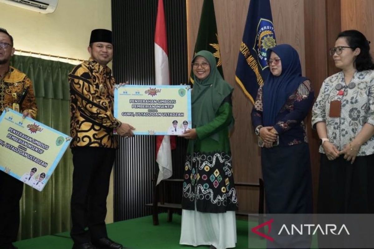Pemprov Kaltim Salurkan Rp4,49 Miliar Bantuan Pendidikan ke 1.040 Mahasiswa di Berau, Gratispol Diperluas hingga Semester 8