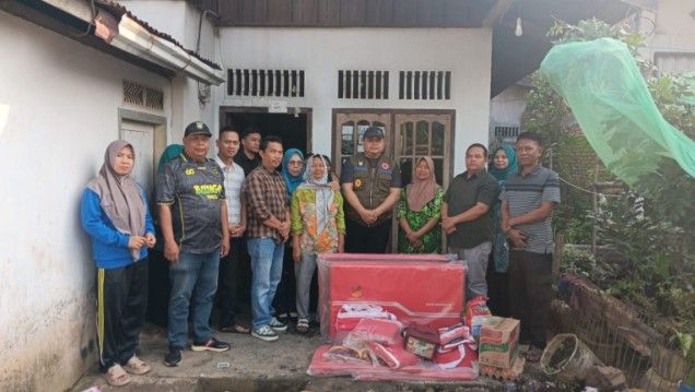 Wakil Bupati Bungo Turun Langsung Salurkan Bantuan ke Korban Kebakaran, Dinsos P2KBP3A Lakukan Pendataan