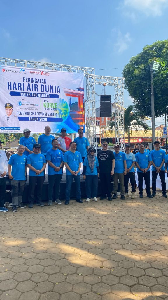 Gubernur Banten Pimpin Aksi Bersih Saluran Irigasi di Taman Sari, 1.220 Orang Kumpulkan 358 Karung Sampah