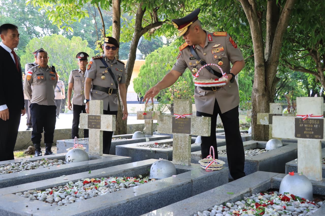 Peringati Hari Bhayangkara ke-80, Wakapolda Aceh Pimpin Ziarah Nasional di TMP Banda Aceh