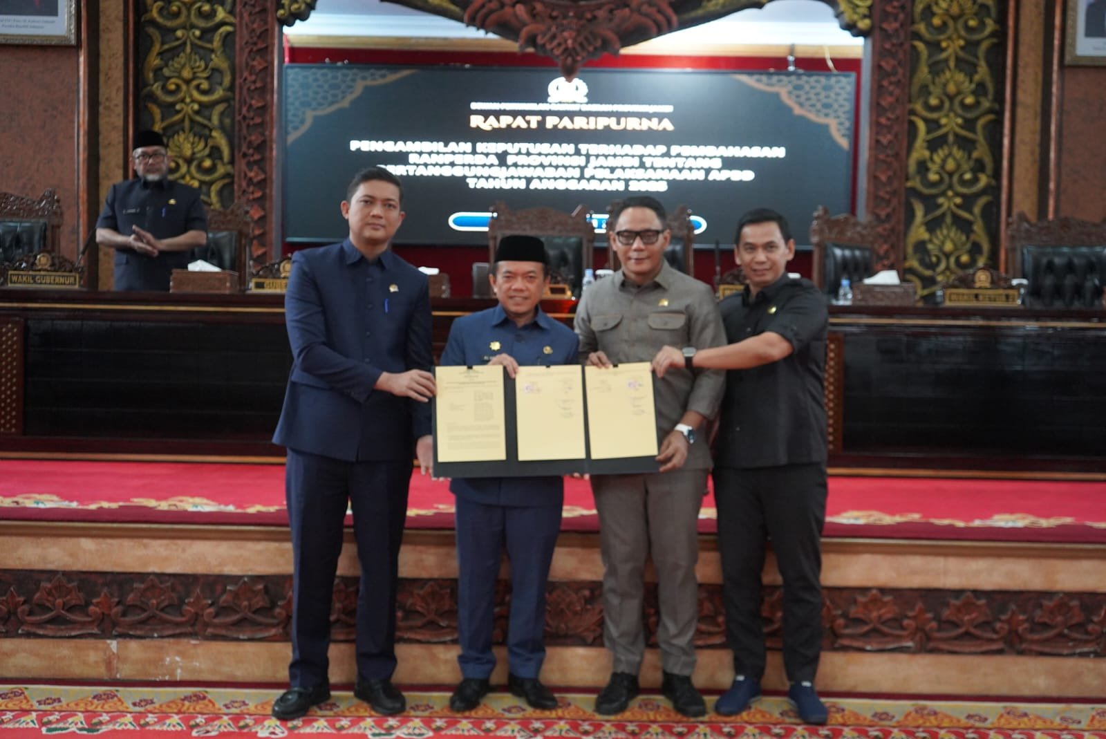 Gubernur Jambi Al Haris Apresiasi DPRD Usai Ranperda Pertanggungjawaban APBD 2025 Disahkan Jadi Perda, Serap Aspirasi Fraksi
