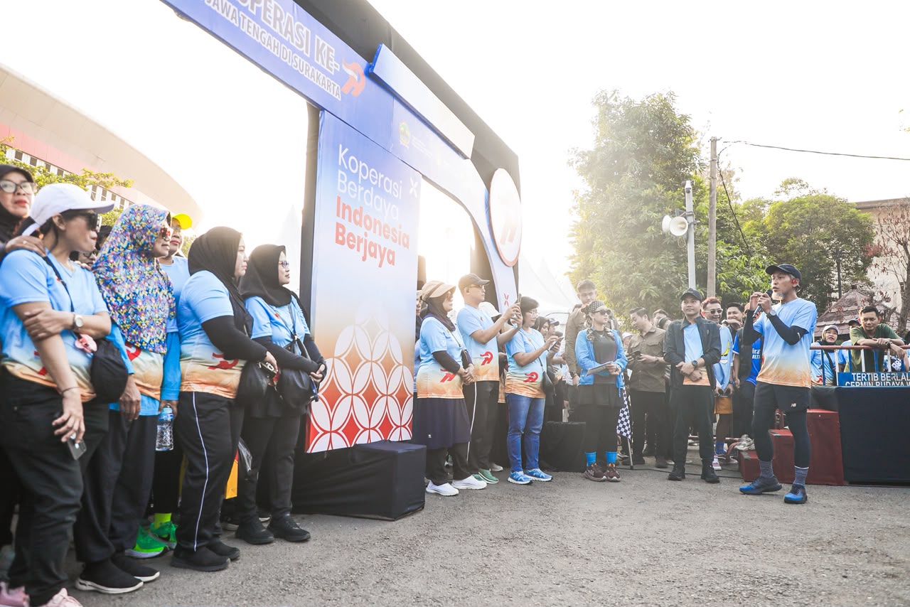 Ribuan Peserta dari 35 Kabupaten/Kota Ramaikan Runwalk UMKM Peringati Hari Koperasi ke-79 di Solo
