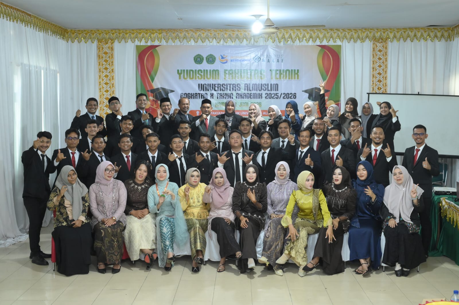 Fakultas Teknik Umuslim Bireuen Kukuhkan 34 Sarjana, Satu Raih Predikat Cumlaude