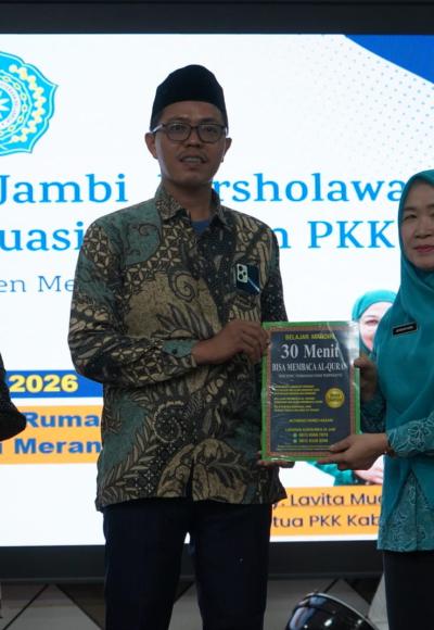 TP PKK Provinsi Jambi Sosialisasikan Gerakan Jambi Bersholawat di Merangin, Buku Panduan Baca Al-Qur’an Dibagikan
