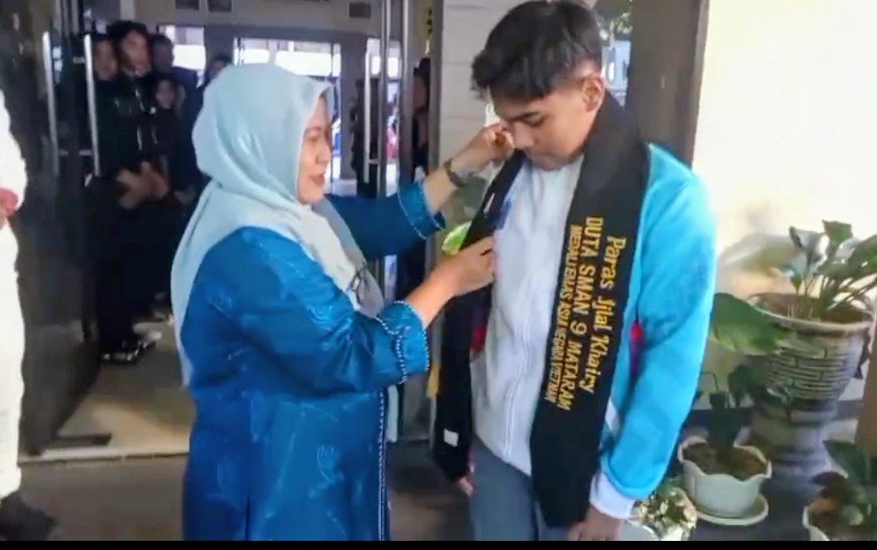 SMAN 9 Mataram Gelar Penyambutan Meriah untuk Faras Ijlal Khairy, Peraih Emas Karate Asia Tenggara