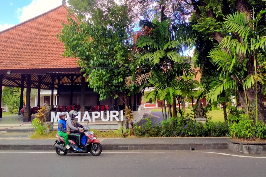 Imbauan Kaji Hukum Patung Charlie Chaplin di Depan Bali Hotel Denpasar, Pemkot Diminta Pastikan Izin Hak Cipta