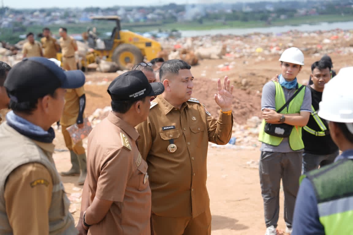 Tinjau Kolam Lindi TPA Antang, Wali Kota Makassar Munafri Arifuddin Pastikan Pengolahan Air Limbah Pakai Teknologi Eco True Cegah Pencemaran