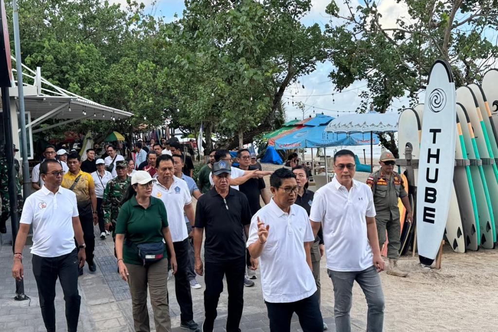 Bupati Badung Targetkan Revitalisasi Pantai Kuta hingga Seminyak Selesai Bertahap, Parkir Jadi Prioritas