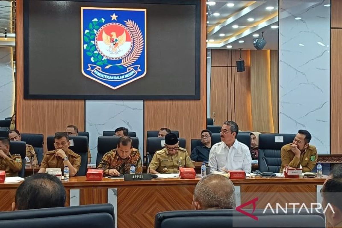 Gubernur Maluku Dorong Optimalisasi BUMD sebagai Jurus Atasi Defisit Fiskal Daerah, Lima Badan Usaha Baru Diusulkan
