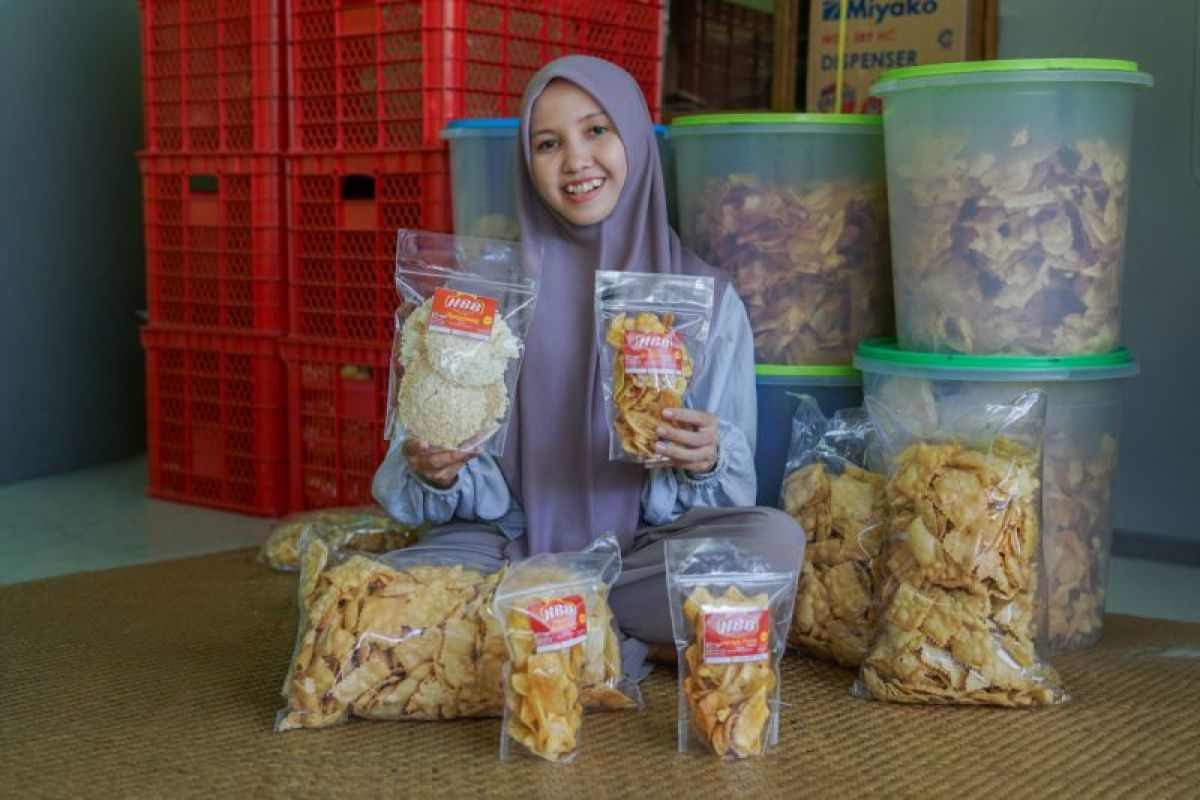 Camilan HBB Binaan Adaro di Tabalong Tembus Minimarket hingga Hotel, Omzet Rp20 Juta per Bulan
