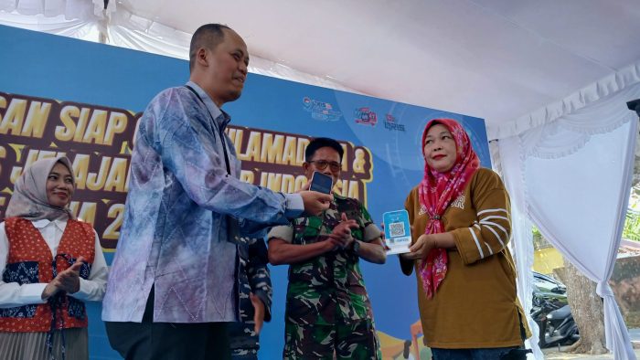 BI Maluku Utara Resmikan Kawasan Siap QRIS di Pantai Sulamadaha Ternate, Wisatawan Dapat Bertransaksi Lebih Cepat
