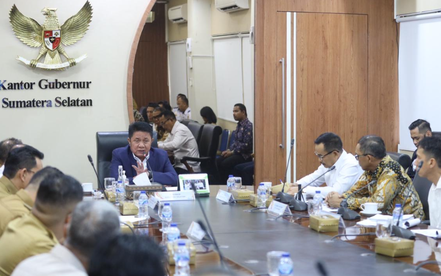 ** Gubernur Sumsel Herman Deru Buka Dialog Usai Demo Mahasiswa di DPRD, 5 Tuntutan Disorot