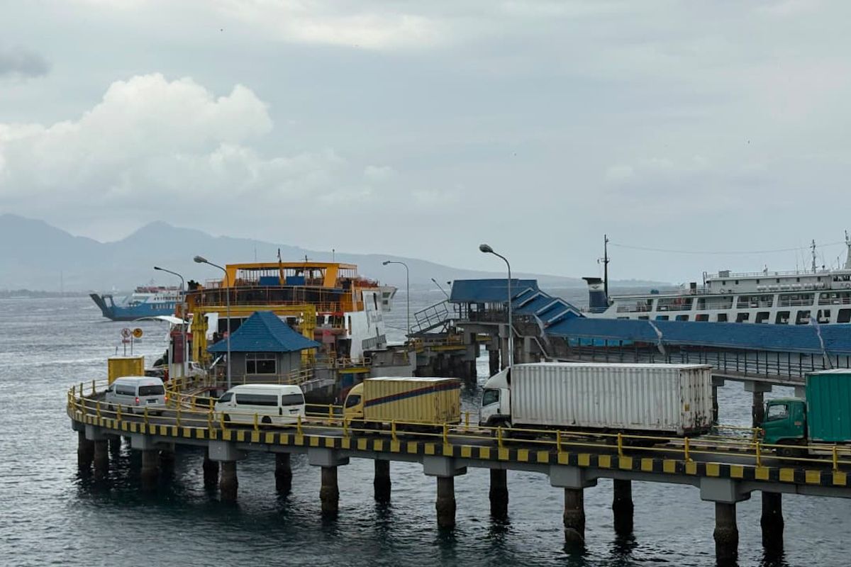 Cuaca Ekstrem di Selat Bali, ASDP Siagakan Buffer Zone dan Tunda 64 Kali Penyeberangan demi Keselamatan