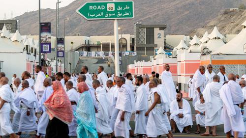 5.484 Botol Air Zamzam untuk Jemaah Haji Aceh Sudah Tiba di Asrama Haji, Ini Jadwal Pembagiannya