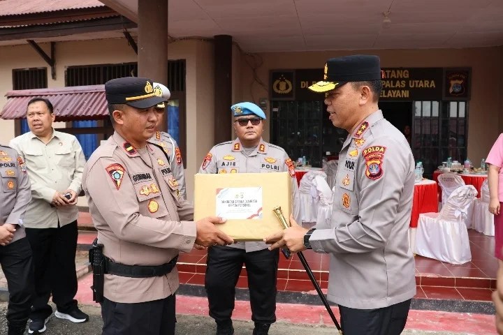 Kapolda Kaltara Agus Wijayanto Turun ke Polsek Tanjung Palas Utara, Tekankan Pelayanan Humanis ke Warga