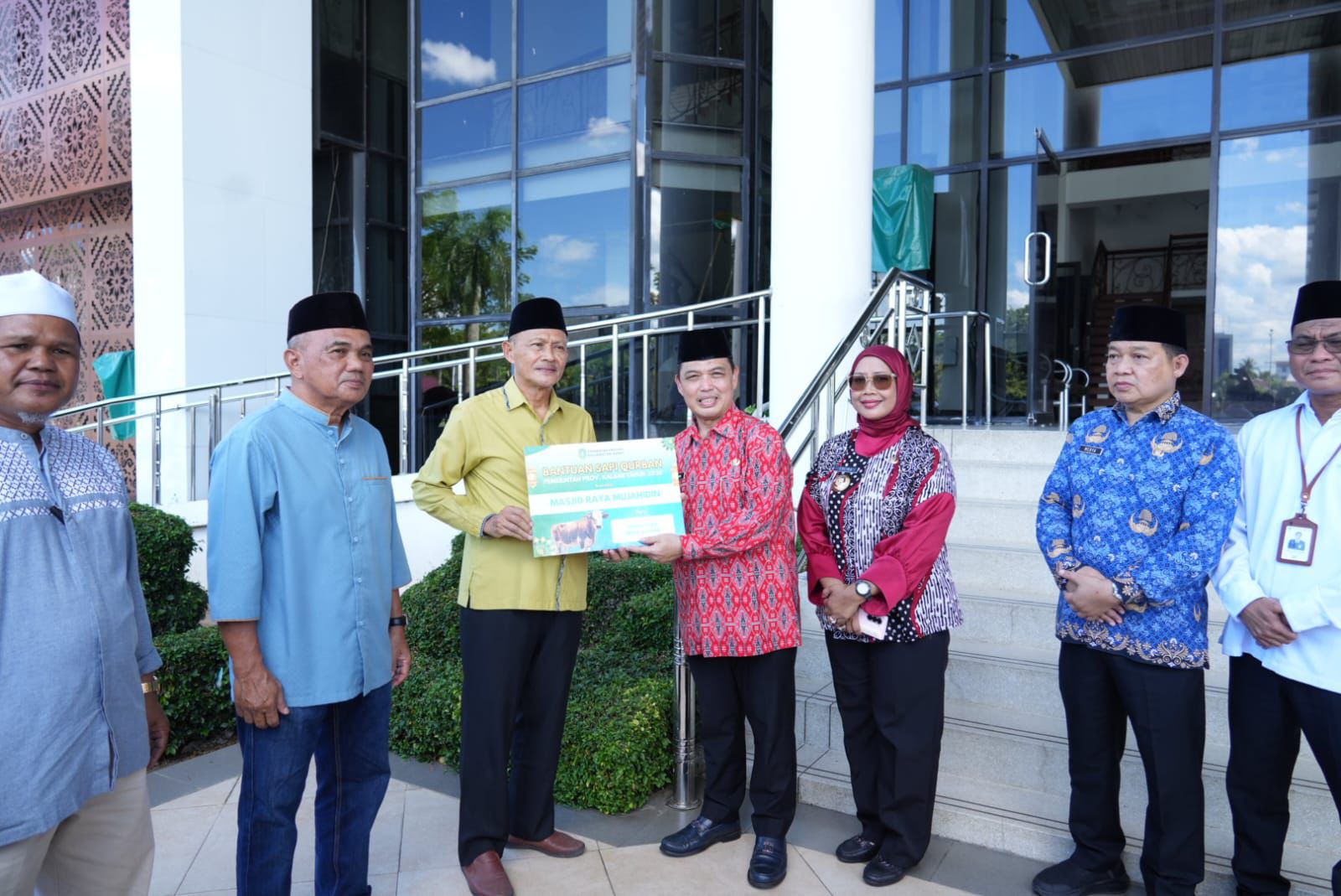 Pemprov Kalbar Distribusikan Bantuan Hewan Kurban ke 14 Kabupaten/Kota, Prioritas Daerah Terpencil dan Pesantren Jelang Idul Adha 1447 H