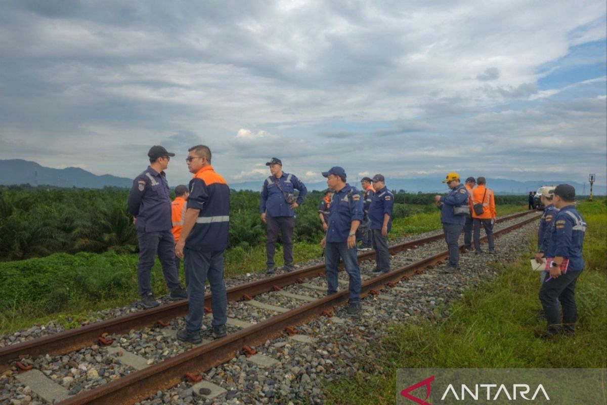 KAI Sumut Inspeksi Jalur Kereta Rantauprapat Baru-Aek Nabara Sepanjang 18,5 Km, Proyek PSN Trans Sumatera yang Sempat Terhenti