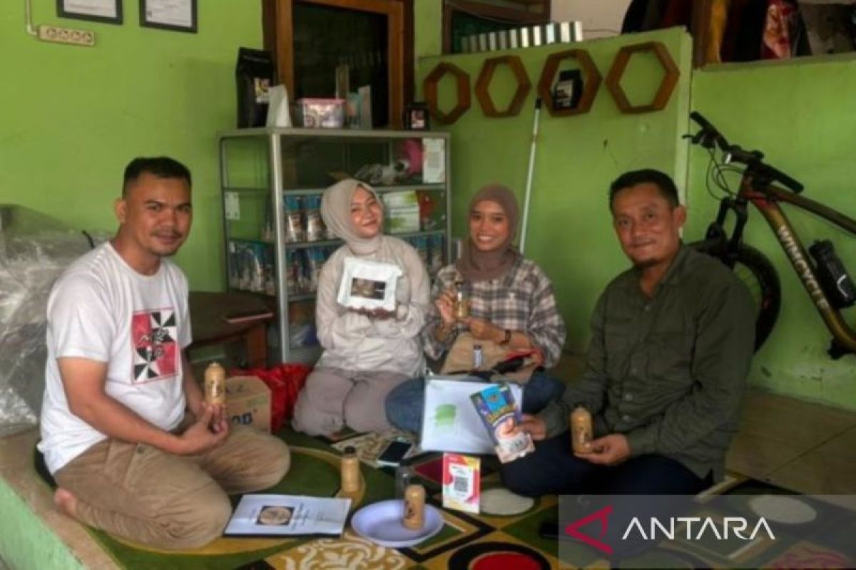 PLN Babel Dampingi 6 UMKM Binaan di Belitung, dari Batik HD Noto hingga Sirup Jeruk Kunci