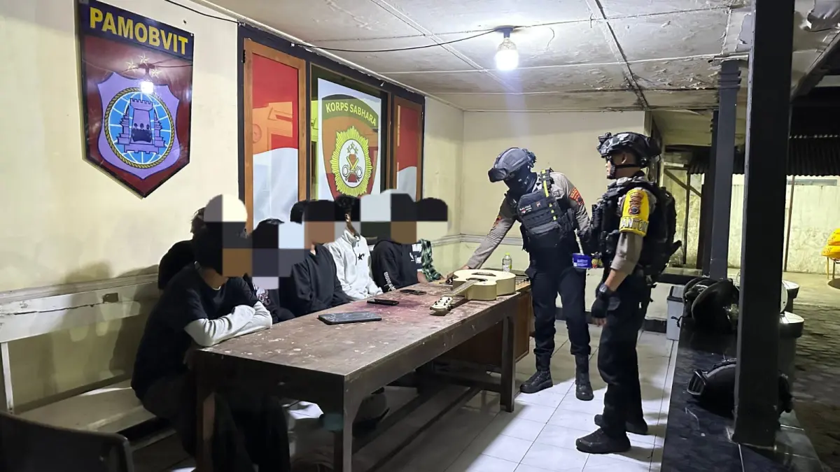 Tim Sparta Polresta Solo Amankan Delapan Pemuda Boyolali saat Pesta Miras Ciu di Taman Bendung Tirtonadi