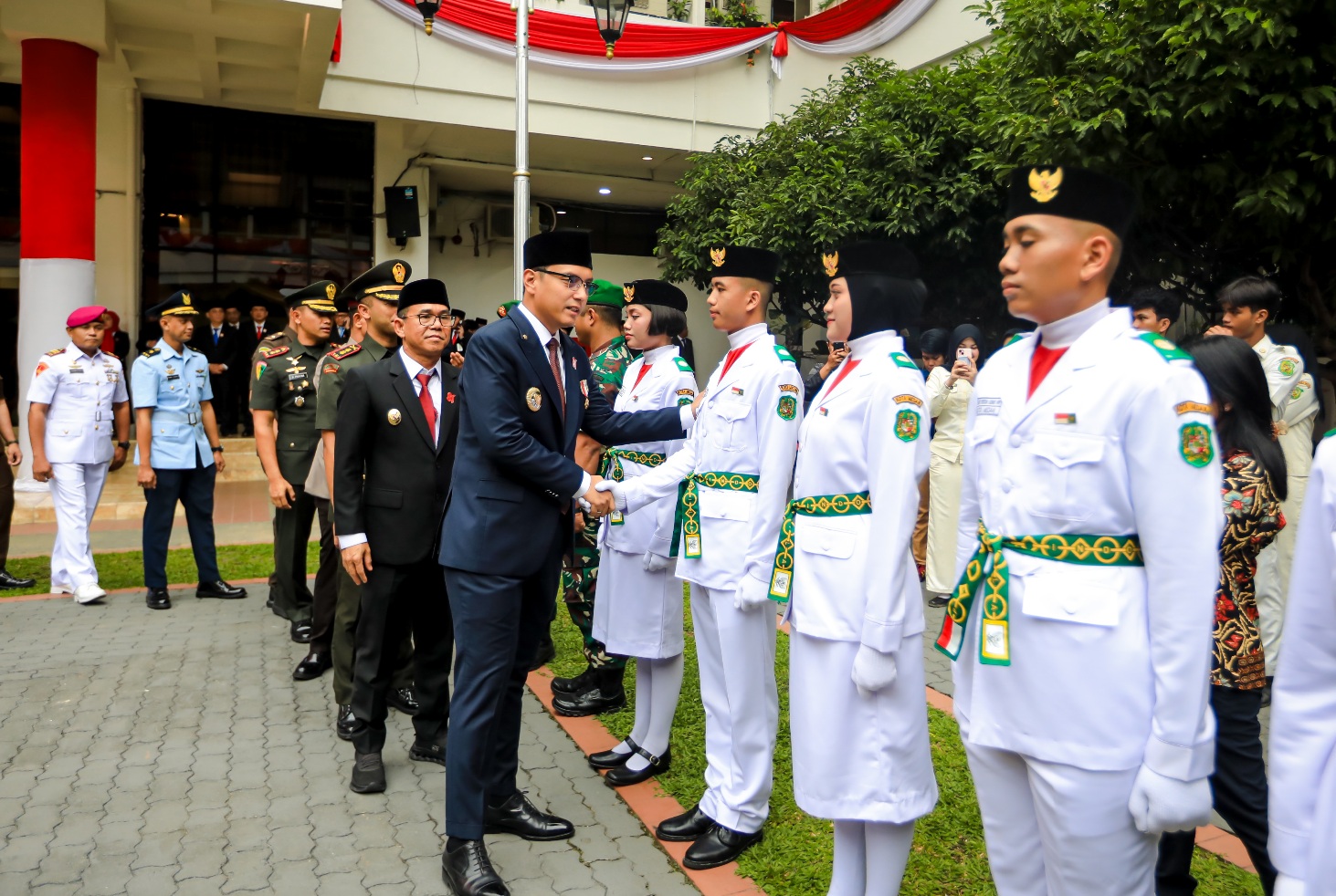 48 Paskibraka Kota Medan Dikukuhkan Wali Kota Rico Waas, Siap Kibarkan Merah Putih di HUT ke-81 RI