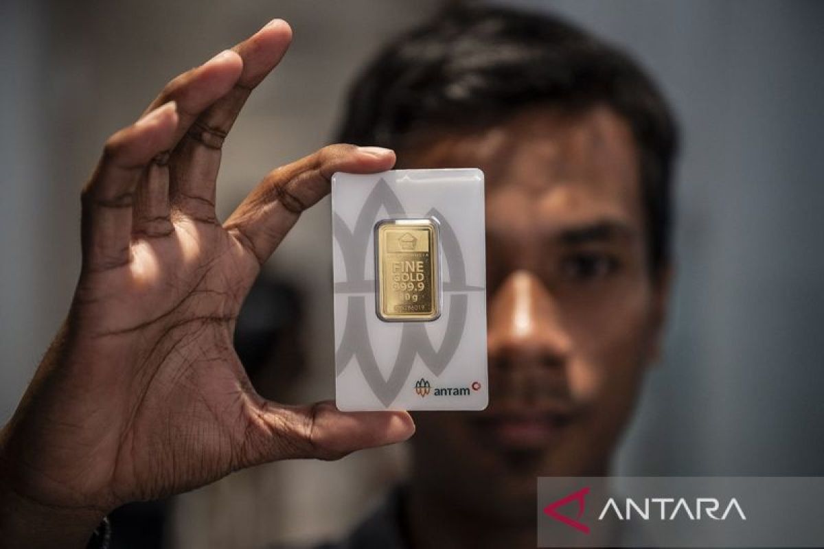 Harga Emas Antam di Kalimantan Selatan Turun Rp18.000 per Gram, Buyback Ikut Terkoreksi