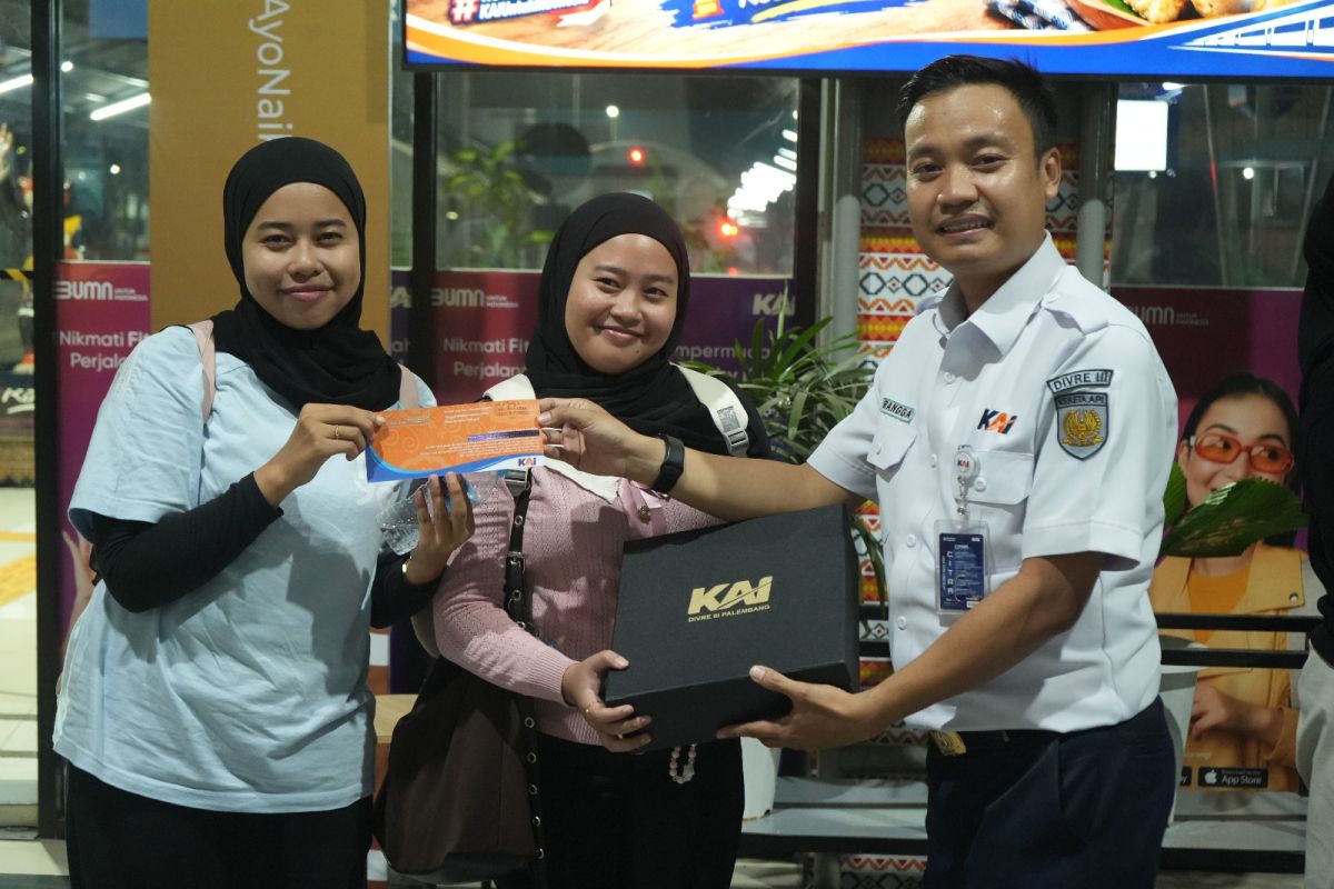 KAI Divre III Palembang Gelar Kuis hingga Lomba Makan Pempek di KA Sindang Marga, 429 Pelanggan Berangkat dari Kertapati