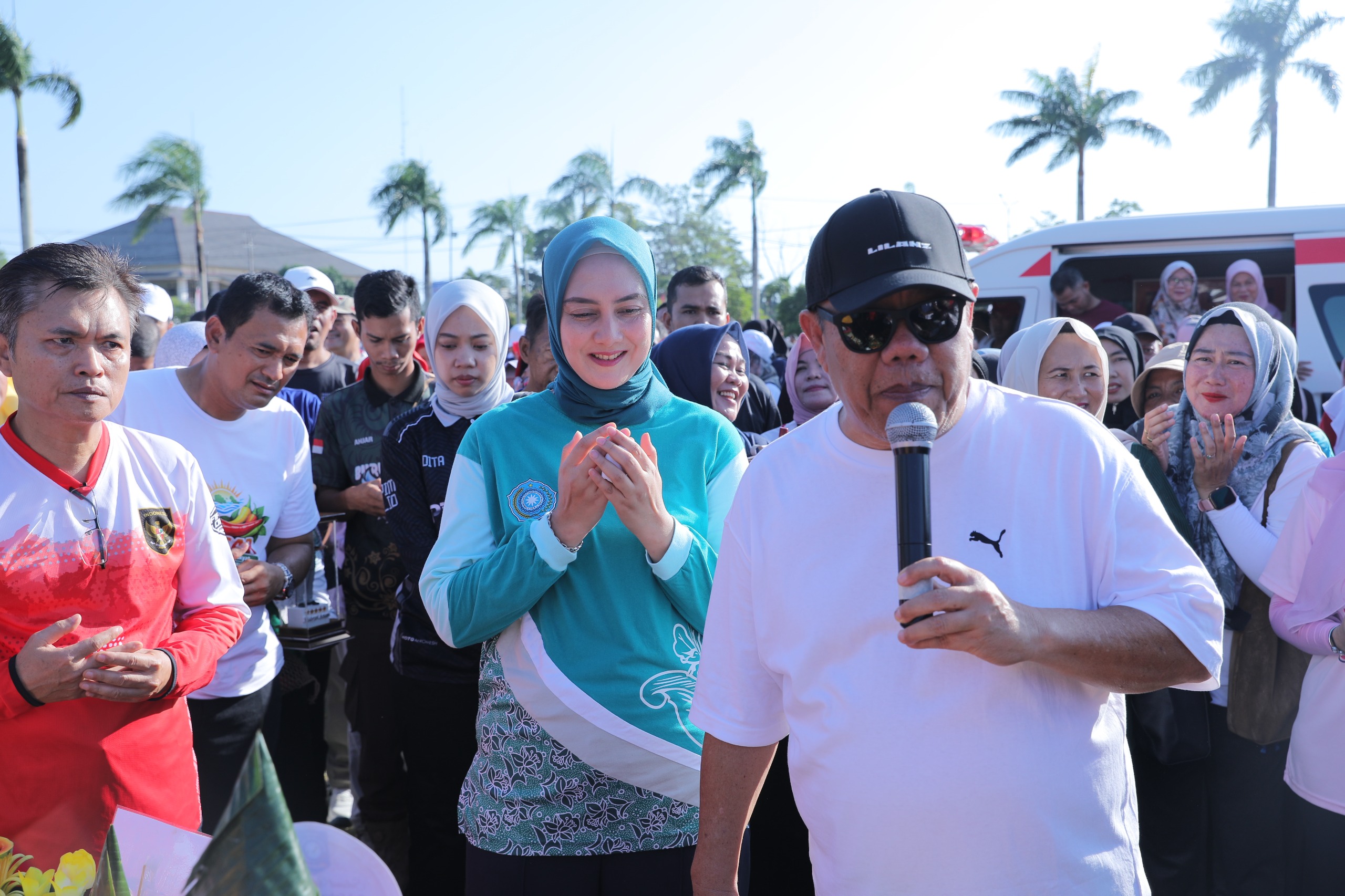 Pemprov Babel Resmi Gelar Senam Bersama Setiap Jumat, Gubernur Hidayat Arsani Terima Kejutan Ulang Tahun ke-63