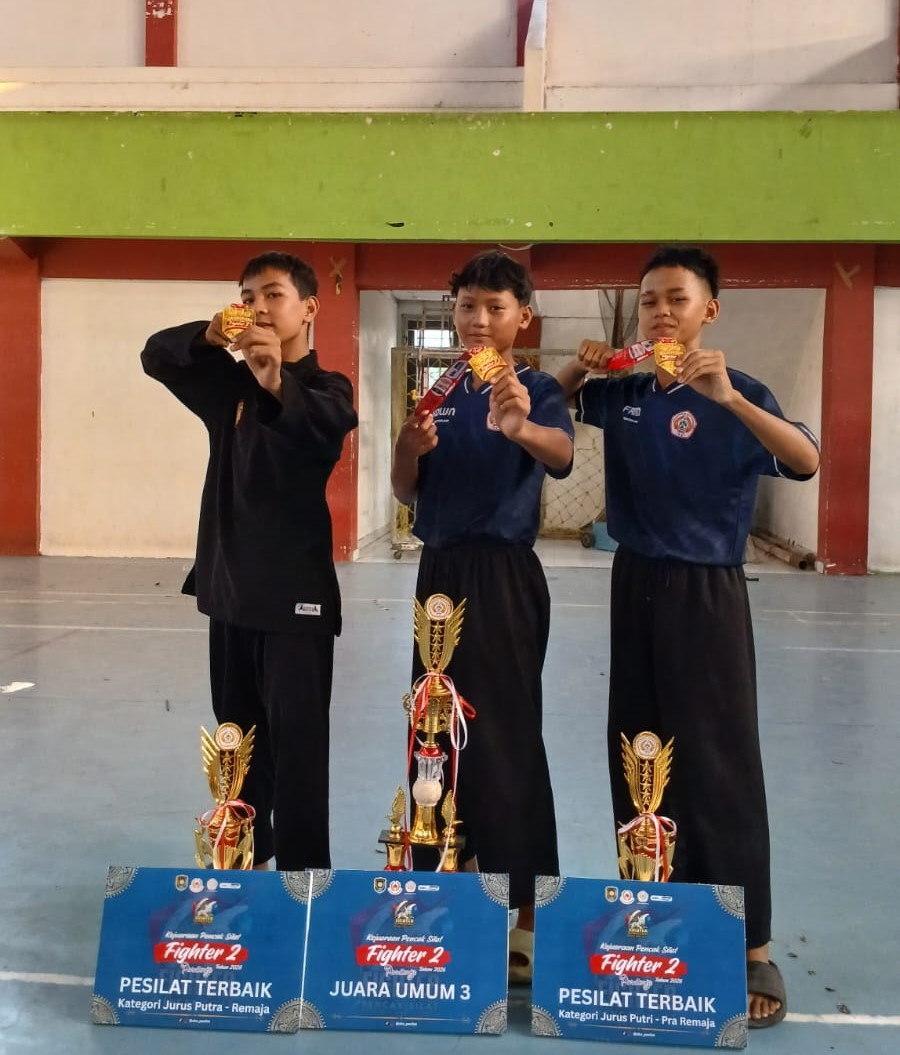 Dua Siswa MTsN 2 Kebumen Juarai Kejuaraan Pencak Silat Fighter 2 Purworejo 2026, Sabet Juara 1 dan Juara Umum 3