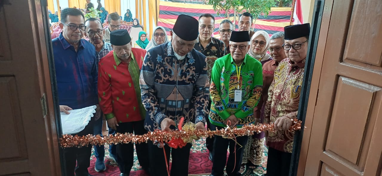 Gubernur Sumbar Mahyeldi Resmikan Asrama Putri SMAN 1 Bukittinggi, Target Cetak Pemimpin Perempuan Berkarakter