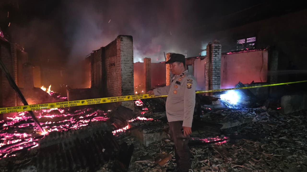 Kebakaran Rumah Panggung di OKU Hanguskan Rumah Petani, Kerugian Capai Rp100 Juta