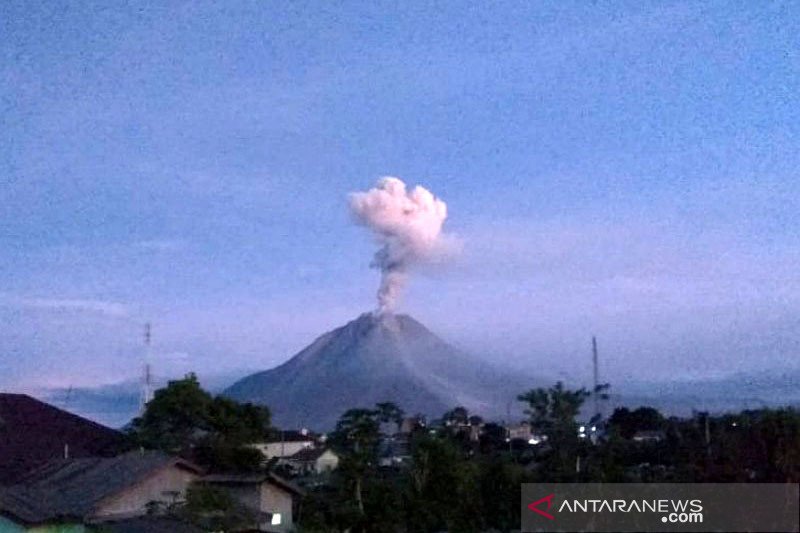 Aktivitas Gunung Sinabung Meningkat, Badan Geologi Perluas Radius Bahaya Jadi 3 Kilometer dari Puncak