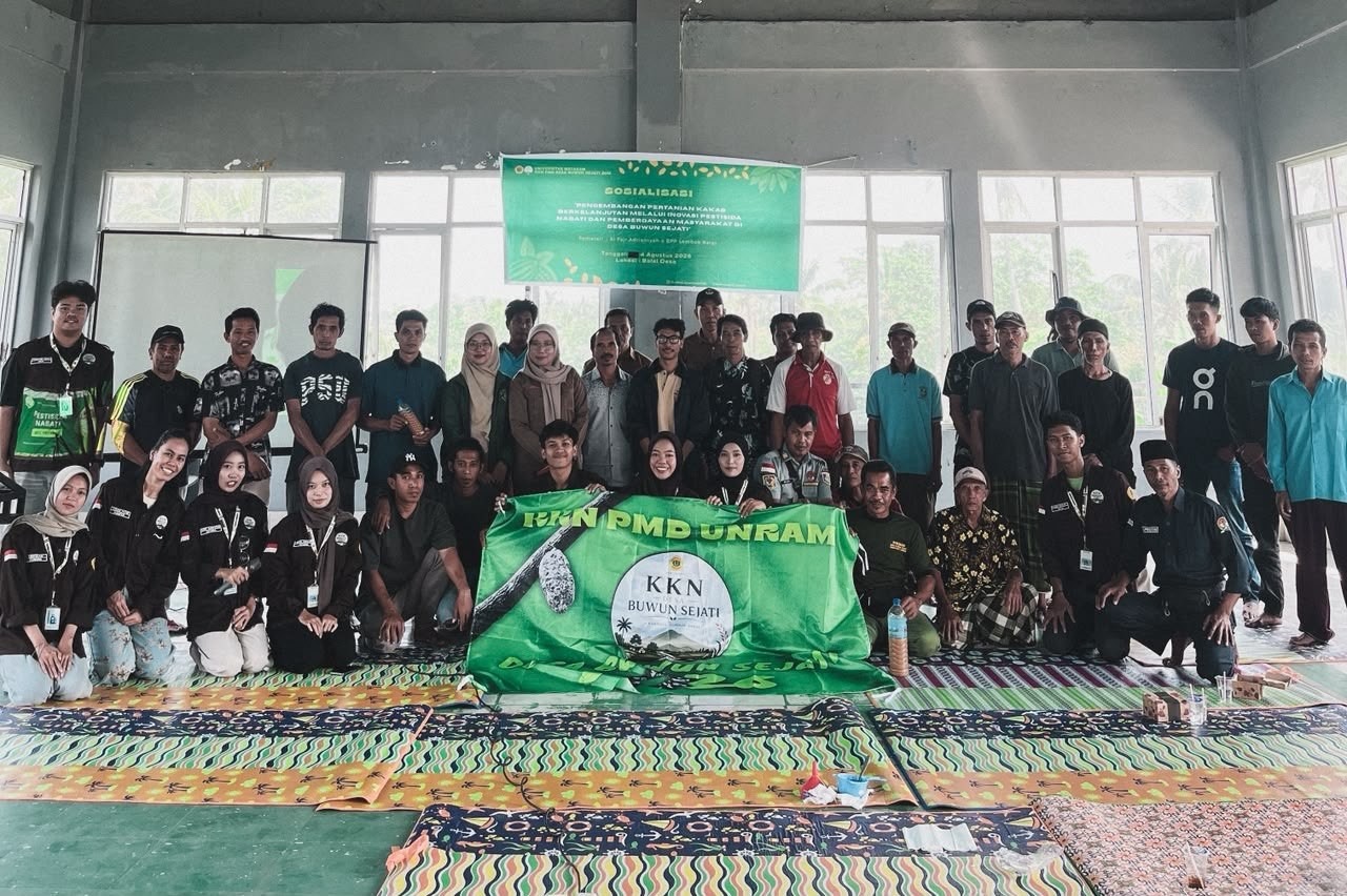 Mahasiswa KKN Universitas Mataram Latih 50 Petani Kakao di Lombok Barat Lawan Hama Kutu Putih dengan Pestisida Nabati BCL Protect