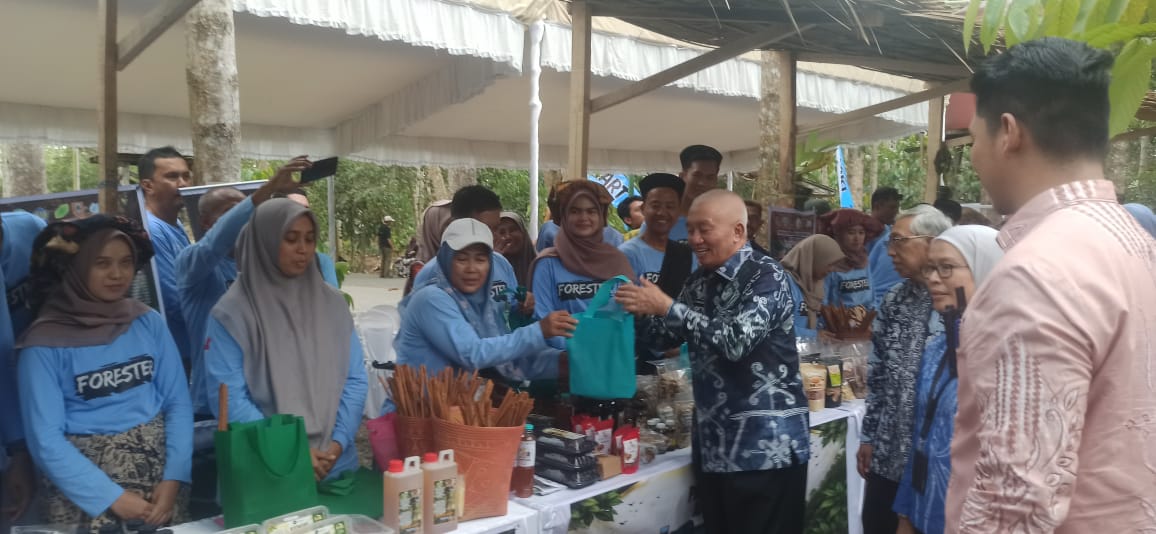 Gubernur Kalsel Muhidin Resmikan Rimba Mart, Pasar Khusus Hasil Hutan Bukan Kayu di Banjarbaru