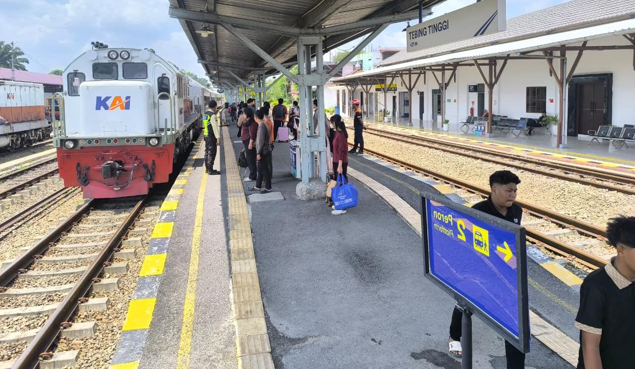 KAI Divre I Sumut Pastikan Perjalanan Kereta Api Tetap Normal Saat Pemadaman Listrik Massal, Genset dan PLTS Stasiun Medan Disiagakan