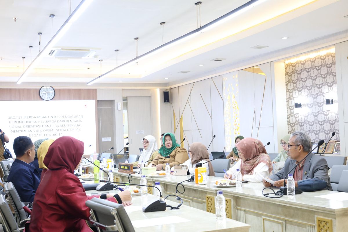 DPRD Jabar Godok Raperda Anti-LGBT Guna Lindungi Ketahanan Keluarga